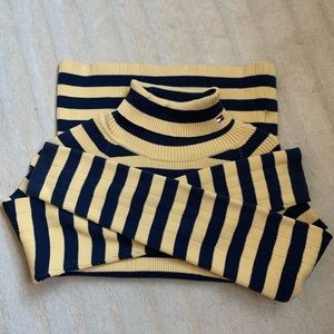 VINTAGE TOMMY TURTLENECK